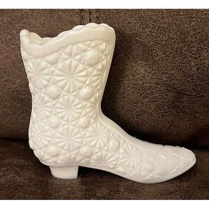 Vintage Fenton Art‎ Glass Daisy & Button Milk glass Boot / Shoe Figurine NIK NAK